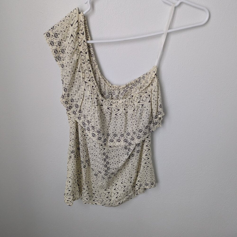 NWT Velvet by Graham & Spencer Women's One Shoulder Cream Printed Blouse, Medium
